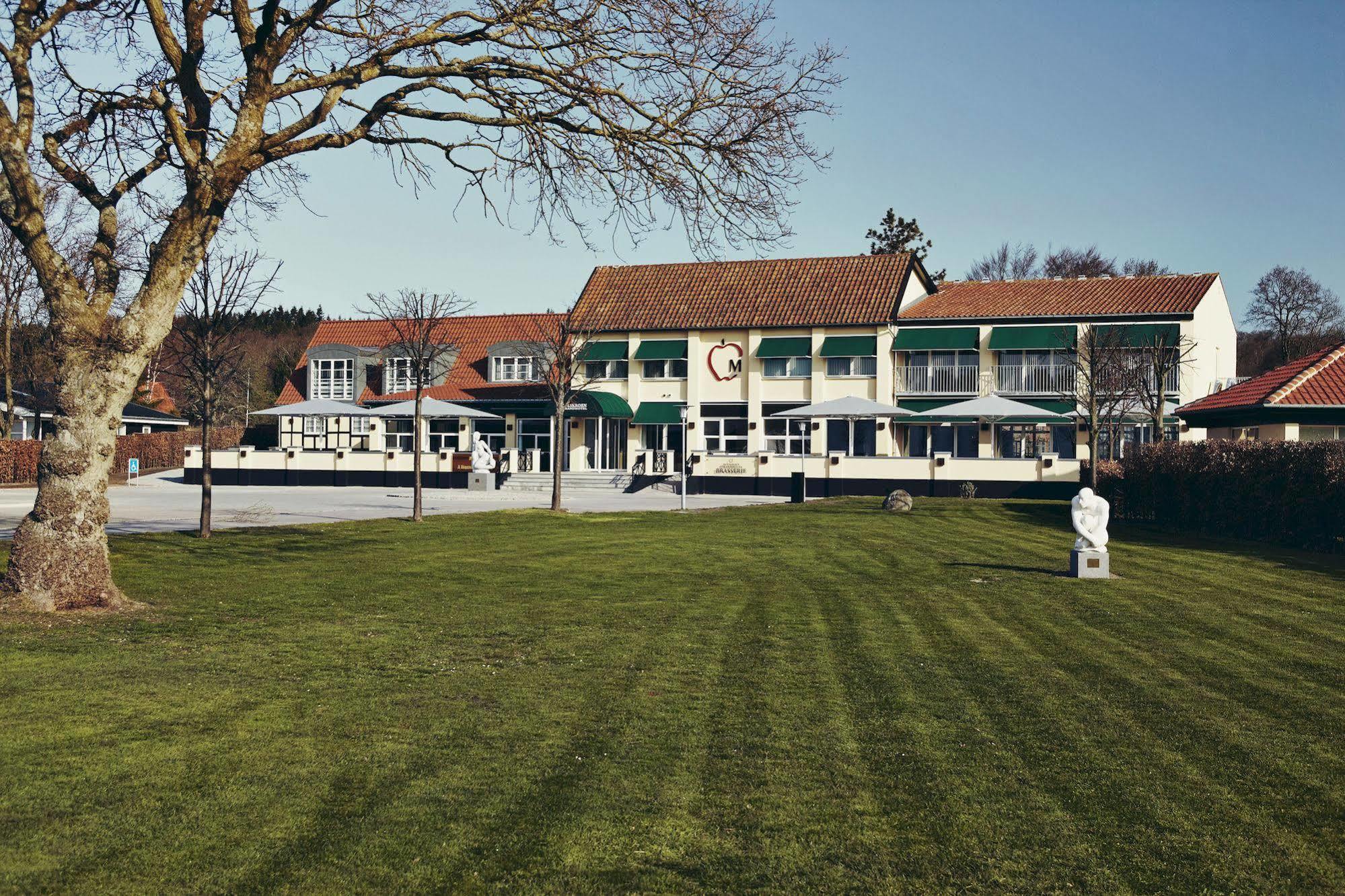 Molskroen Strandhotel Ebeltoft Extérieur photo