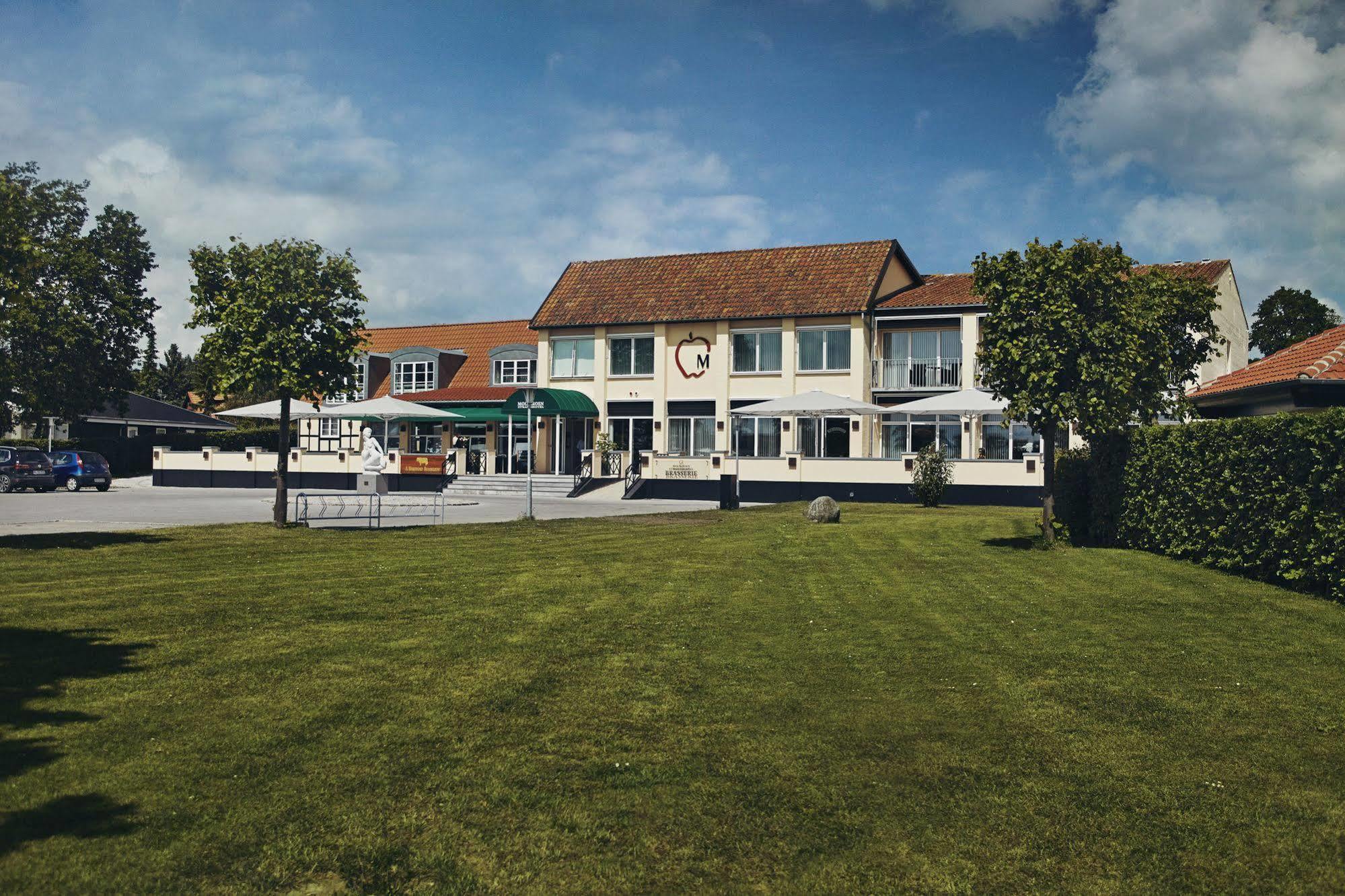Molskroen Strandhotel Ebeltoft Extérieur photo