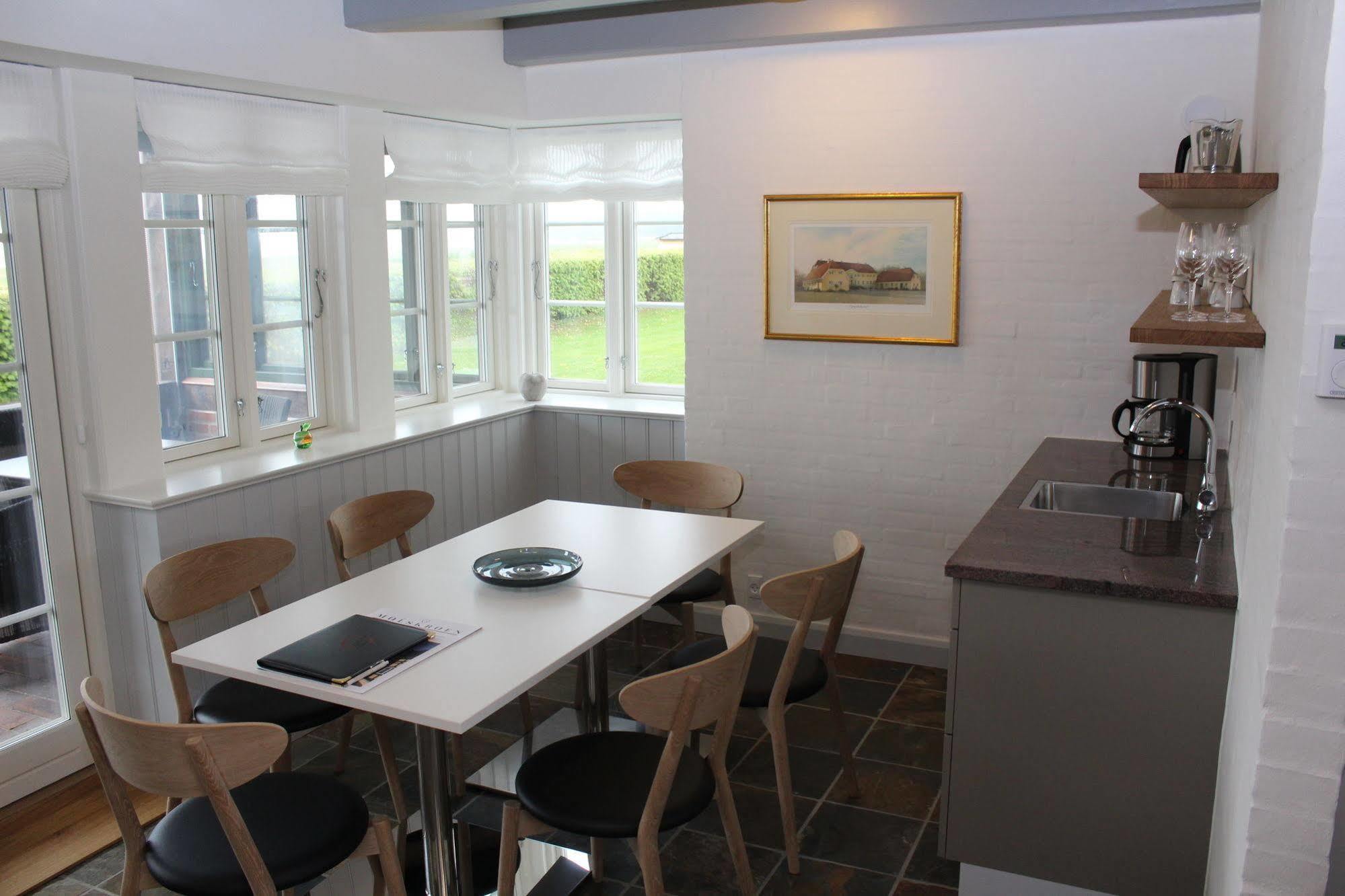 Molskroen Strandhotel Ebeltoft Extérieur photo